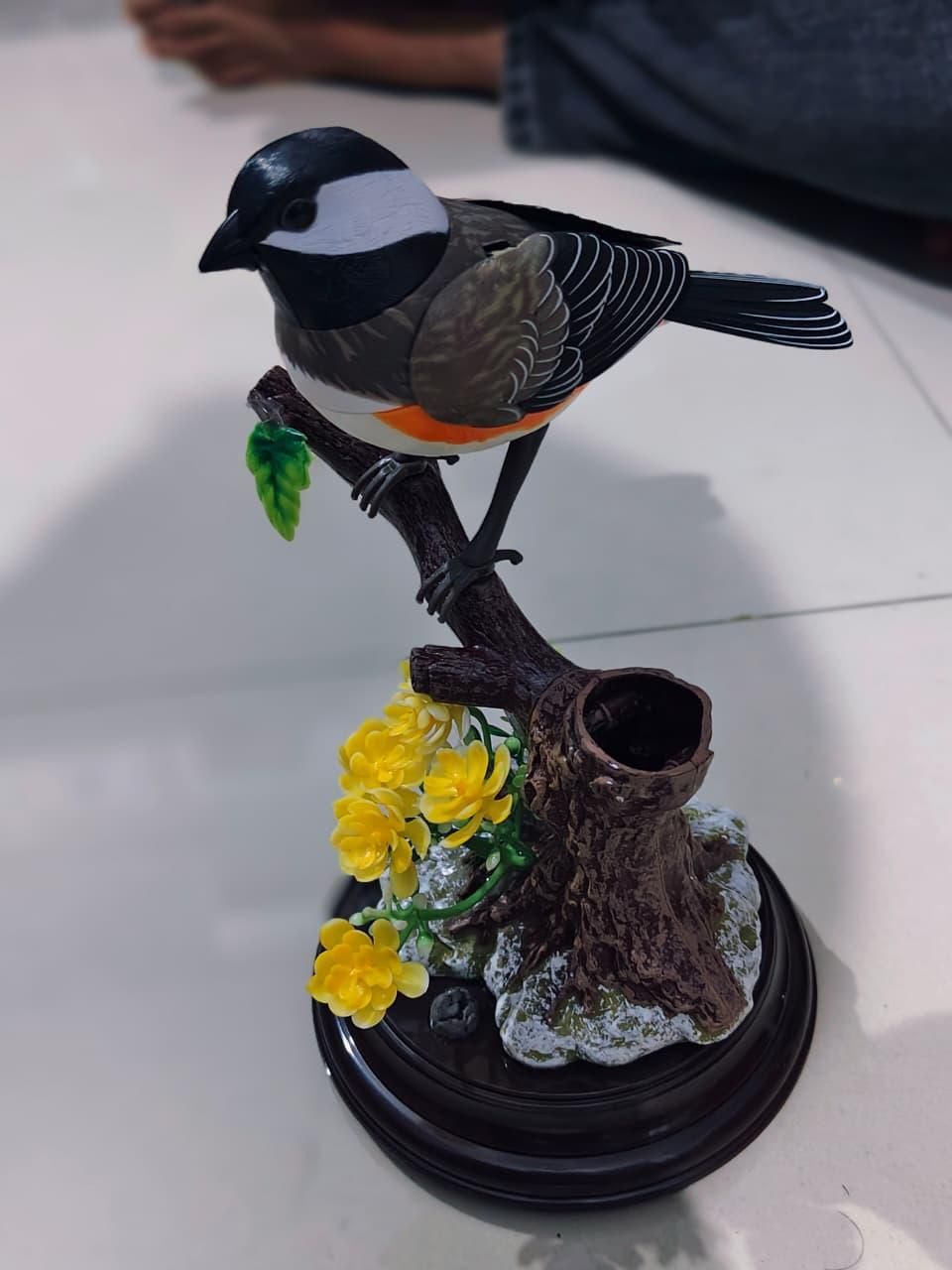 Chirping Bird Pen Holder – Lifelike Desk Pet & Home Decor