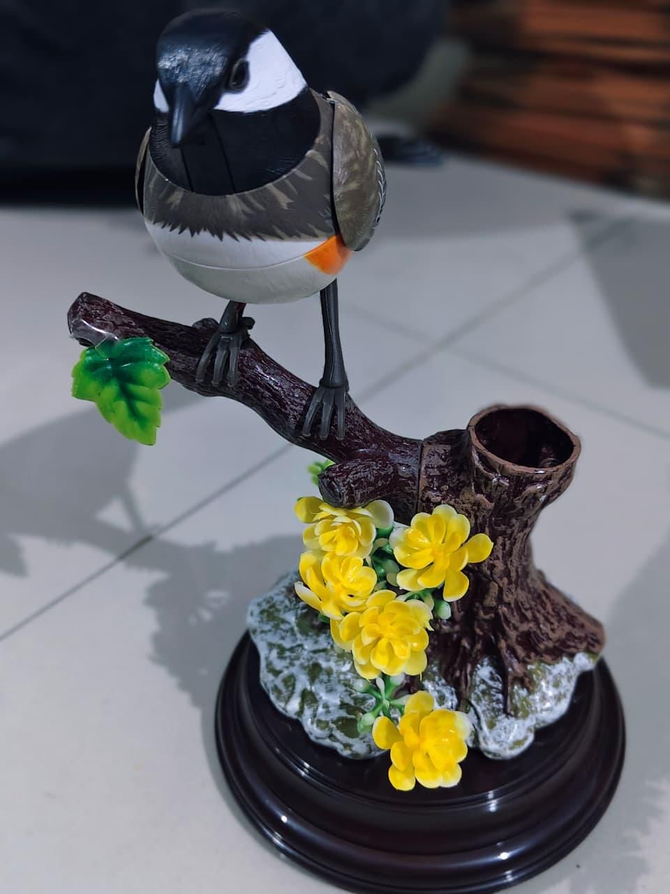 Chirping Bird Pen Holder – Lifelike Desk Pet & Home Decor